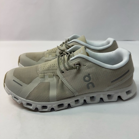 New women’s on cloud size 8 On Running Cloudx light beige shoes - Picture 2 of 5